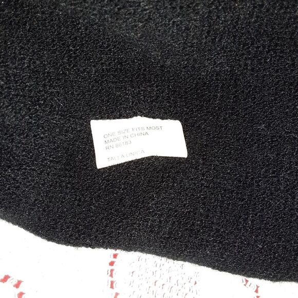 Forever 21 Black Beannie - Picture 3 of 5
